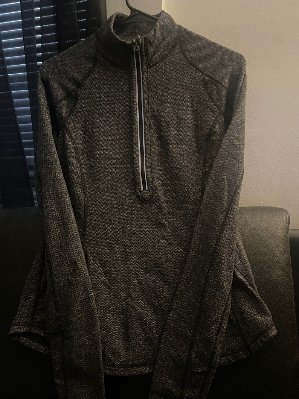 Lululemon Half Zip Long Sleeve Herringbone Gray Quarter-Zip Pullover  EUC